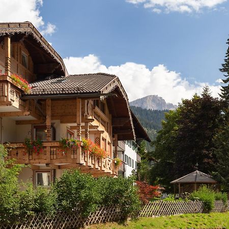Appartamenti Ladina Campitello di Fassa Eksteriør billede
