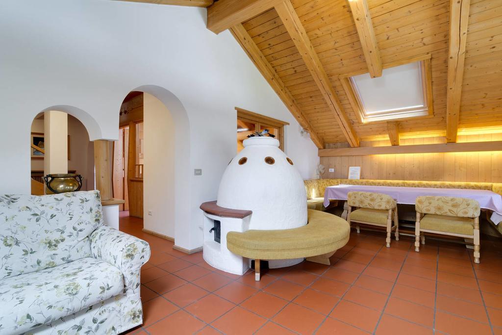 Appartamenti Ladina Campitello di Fassa Eksteriør billede