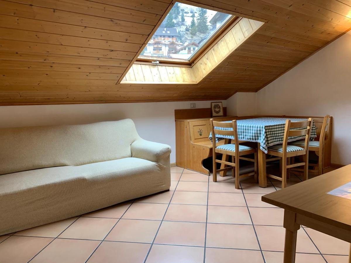 Appartamenti Ladina Campitello di Fassa Eksteriør billede